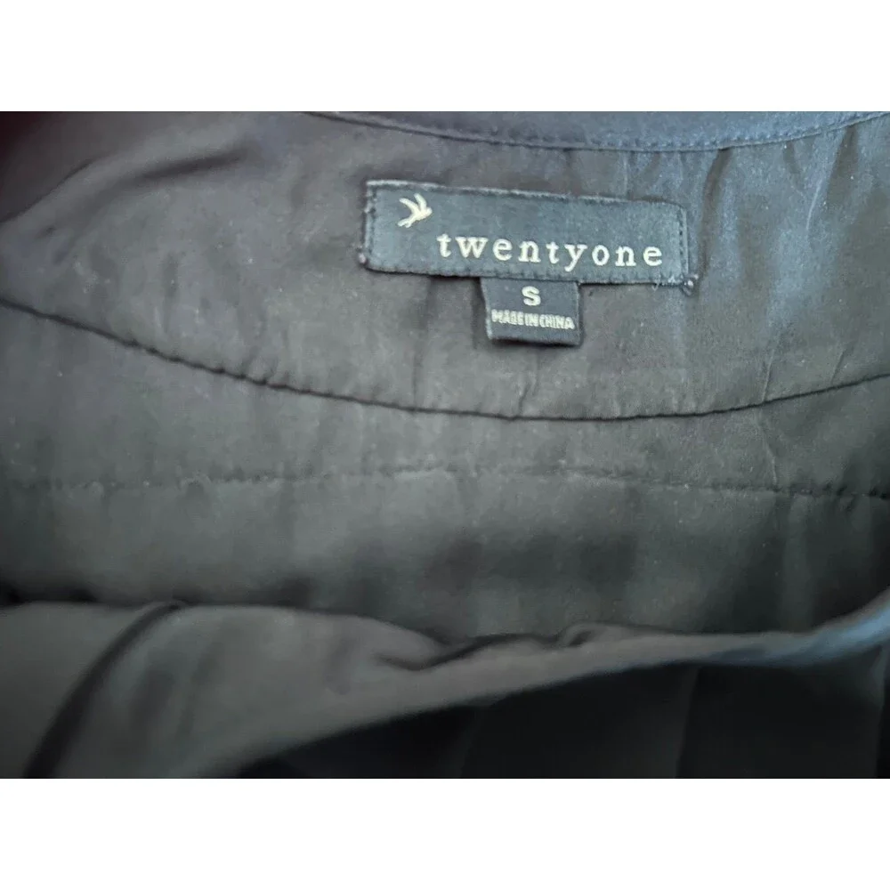 Women's Forever 21 Black Ruffle Sleeveless Cropped Top Blouse Size S - Picture 6 of 6